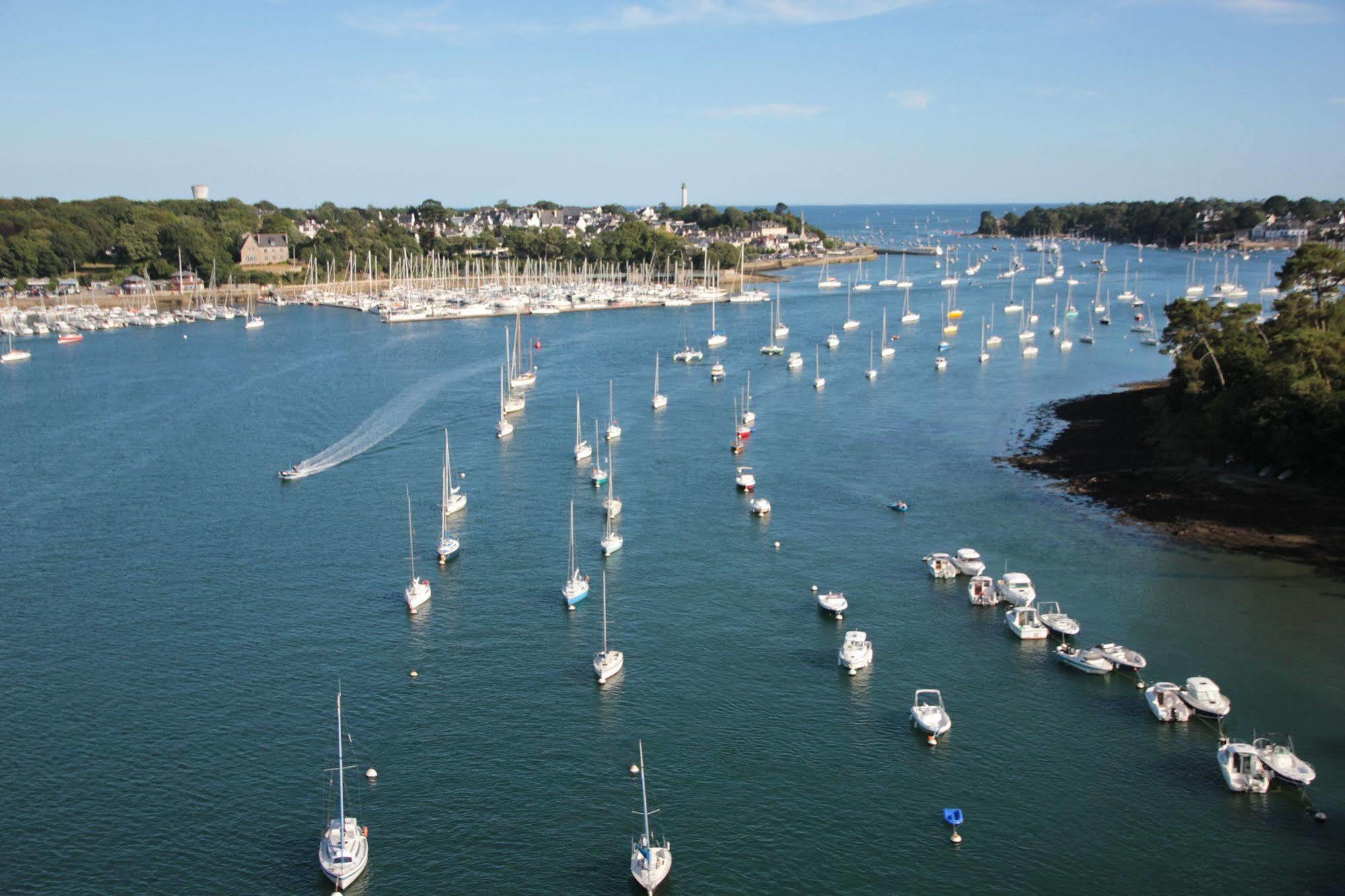 Hotel Le Cornouaille &